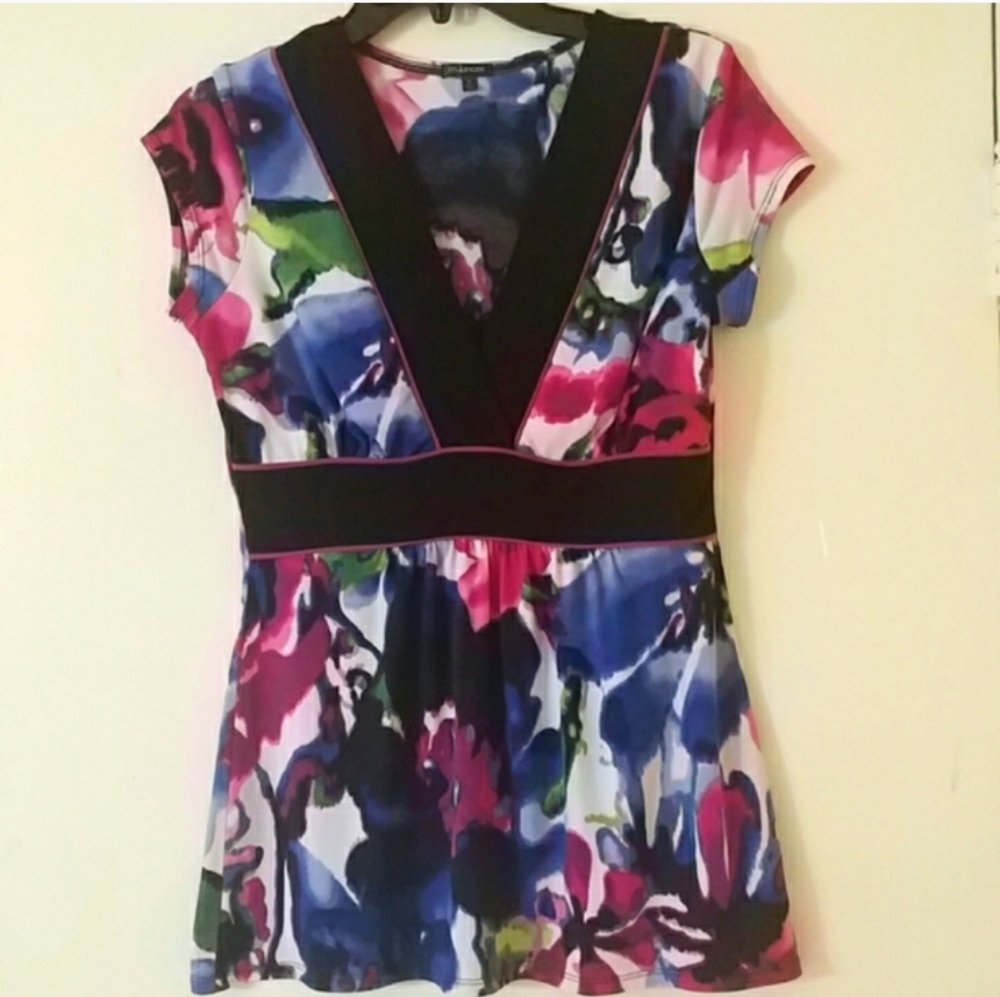 MAURICES Floral V-Neck Top M